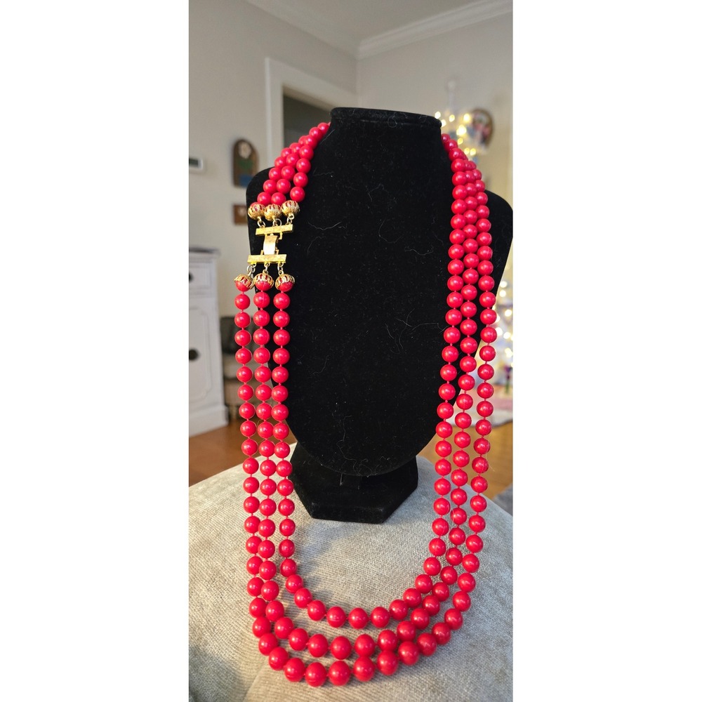 Valentines Red Beaded Necklace Unique Gold Clasp Vintage